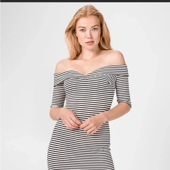 Guess | Dresses | Nwt Guess Off The Shoulder Striped Bodycon Dress |  Poshmark